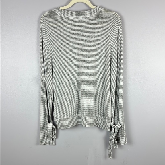 Abercrombie & Fitch Gray Crew Neck Long Sleeve Sweater Ribbed Trim Size Large - Picture 9 of 9
